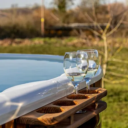 Honeycrisp, Apple Tree Glamping, Nr Wells Villa Exterior photo