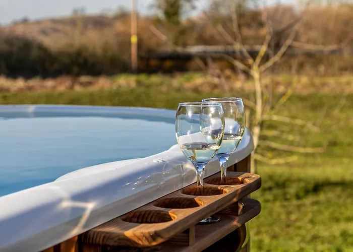 Honeycrisp, Apple Tree Glamping, Nr Wells